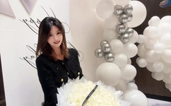 女人与公拘交酡图